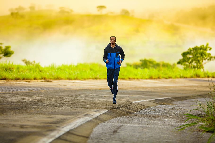 Los mejores tejidos para hacer deporte en invierno Sanitas Promo Salud